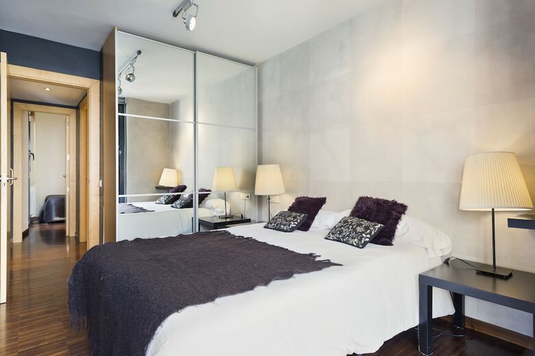 My Space Barcelona Executive Apartments Center
