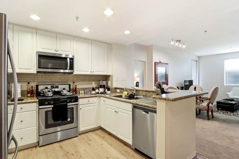 Apartamentos Global Luxury Suites At The Village