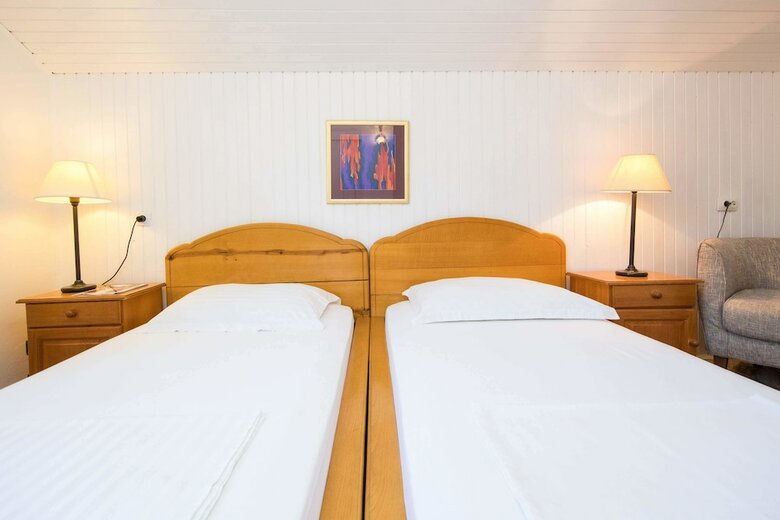 Hotel J&j Bed And Breakfast