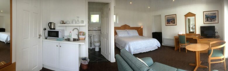 Hotel Gosfield Lake Resort
