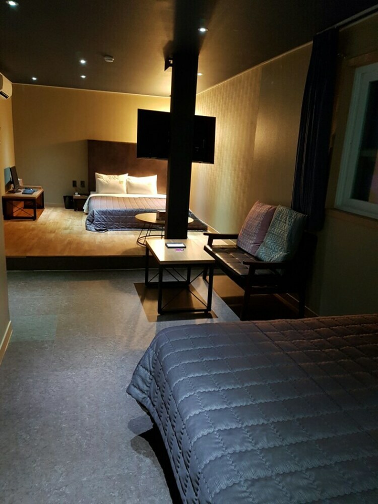 Hotel Youain