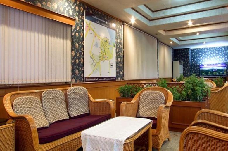 Sakol Grand Palace Hotel