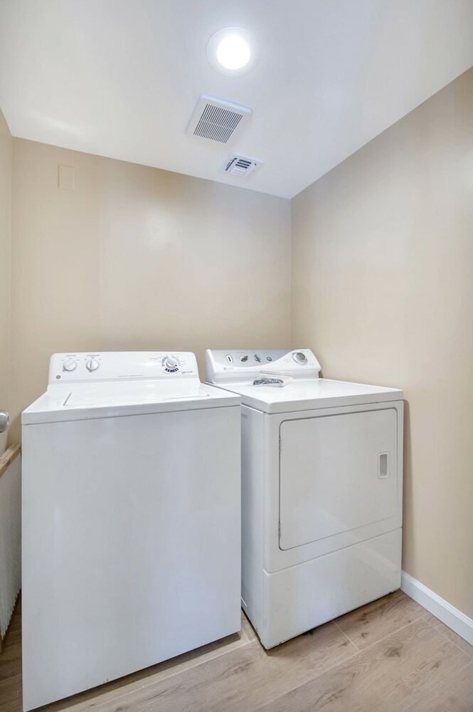 Redfield - 4 Bedroom Home - Scottsdale
