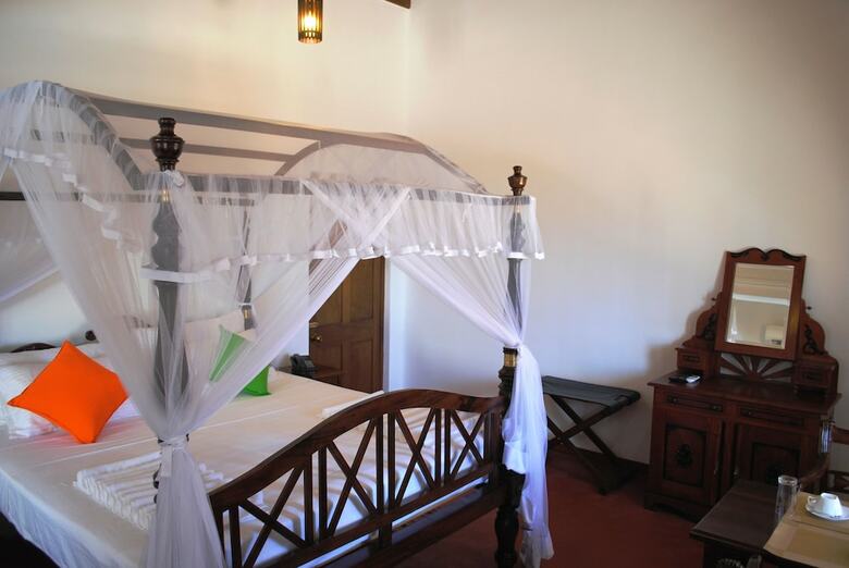 Miura Dutch Edge Hotel