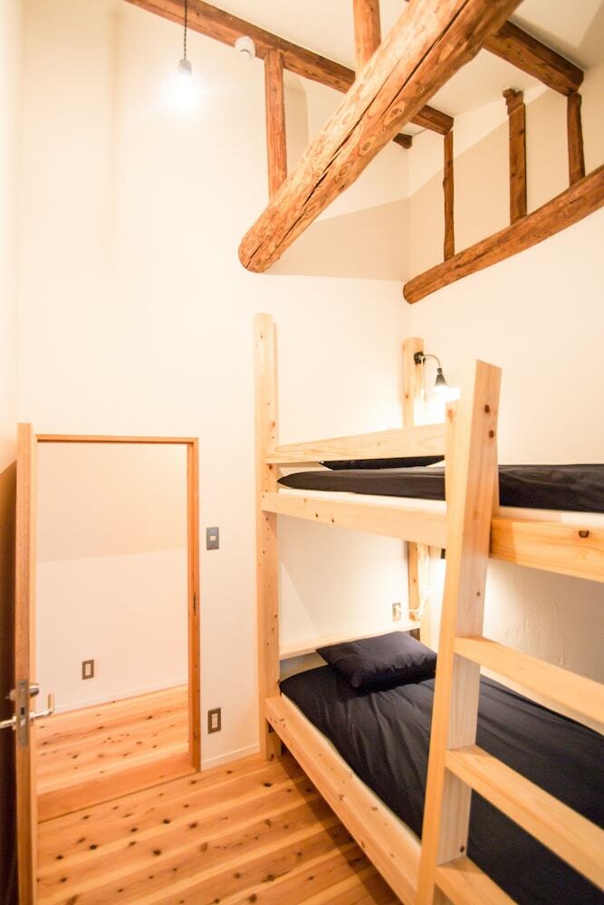 Hostal Hostel Lnk (lodging & Kin) - Hostel