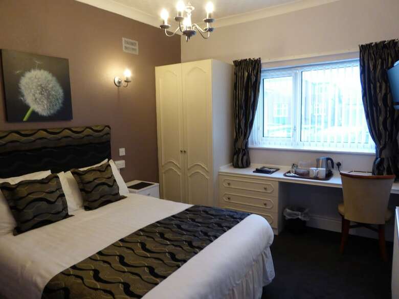 Hotel The Berwick - Over 40's Only