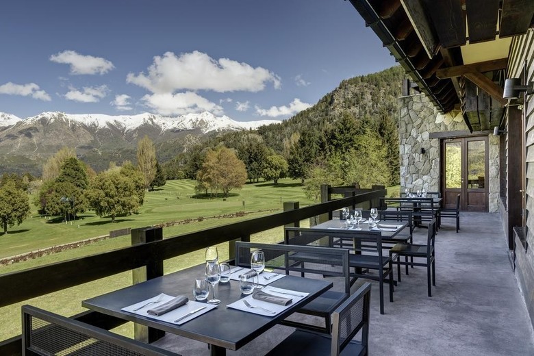 Aparthotel Arelauquen Lodge