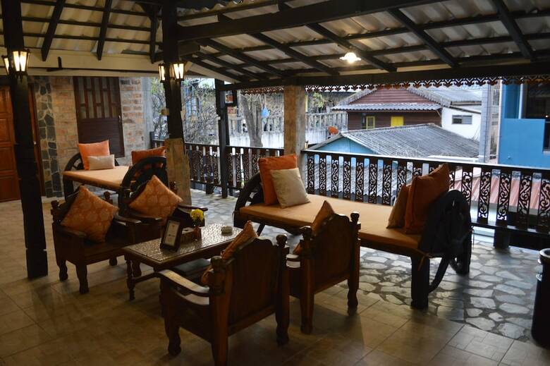 Hostal Baan Thai Homestay By Bgb Villas - Hostel