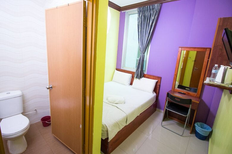 Oyes Saujana City Hotel