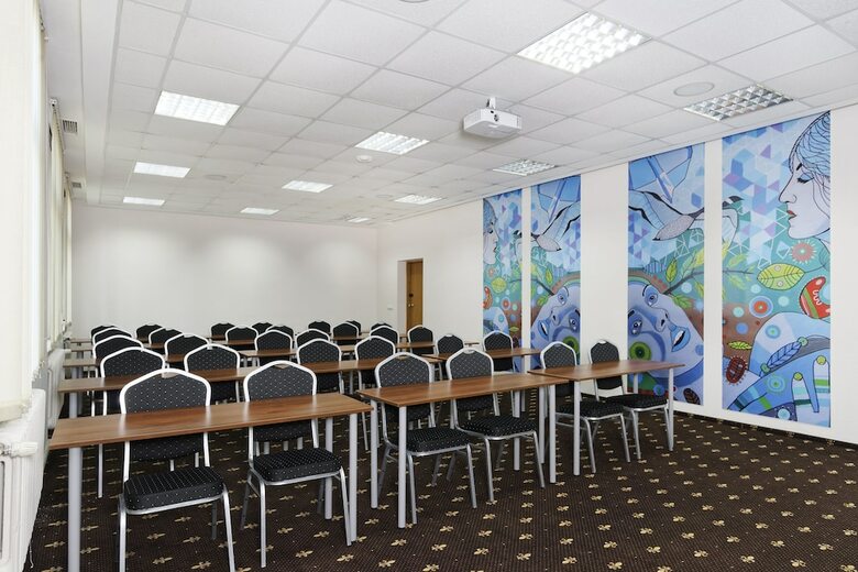4 ?ywio?y Falenty Hotel & Conference Center