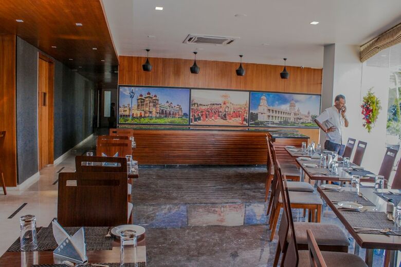 Hotel Shivas Gateway Airport Road