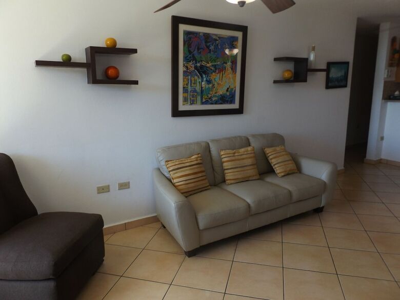 Front Beach Luxury Apartment