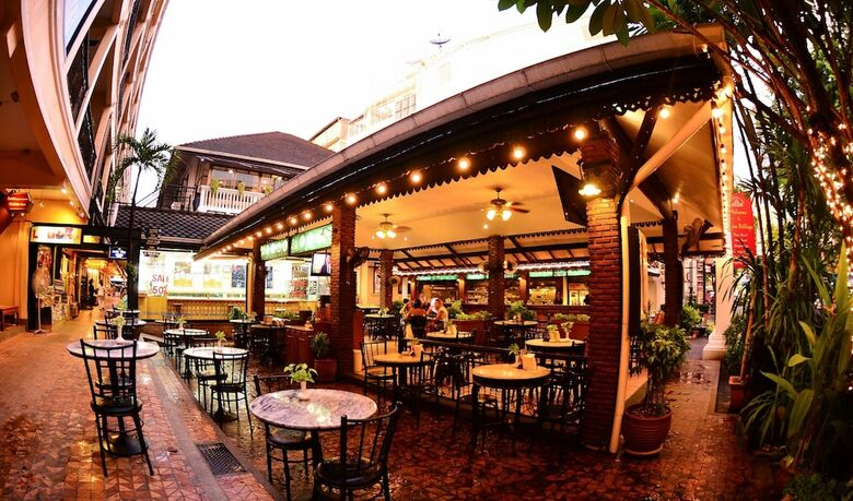 Hotel Silom Village Inn