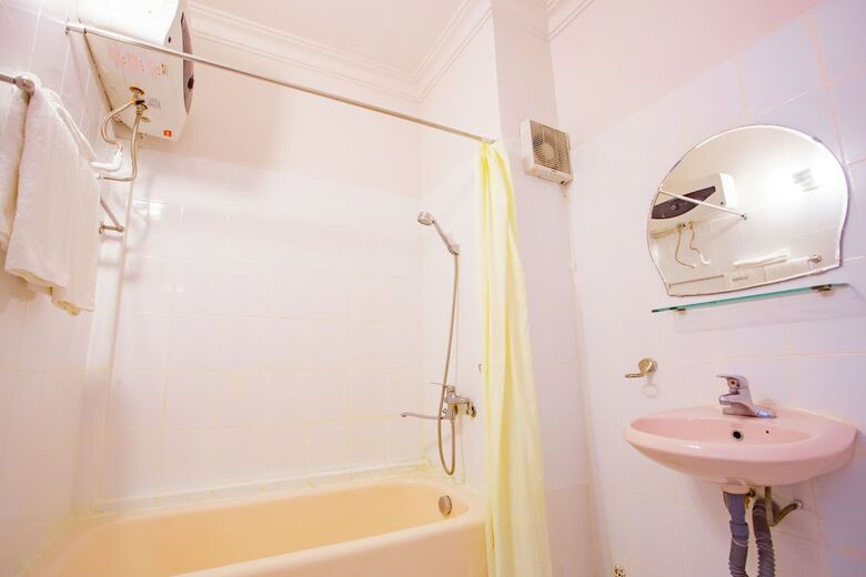 Oyo 720 Glenda Hotel