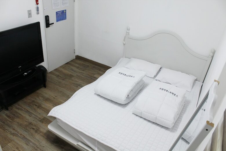 Hostal Orange Guesthouse - Hostel