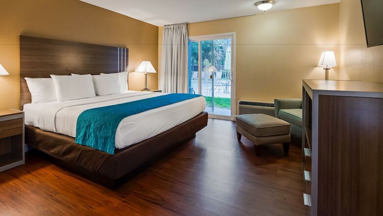 Surestay Plus Hotel By Best Western Sacramento North