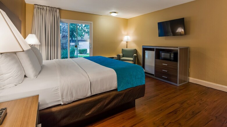 Surestay Plus Hotel By Best Western Sacramento North