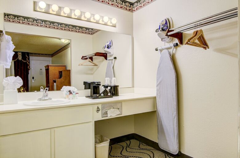 Surestay Plus Hotel By Best Western Sacramento North