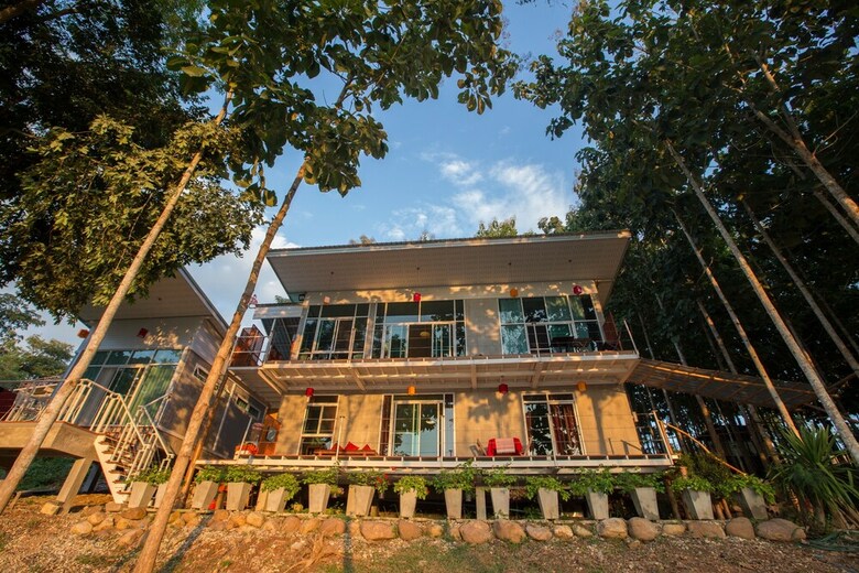 Hotel Nan de Panna Riverside Homestay