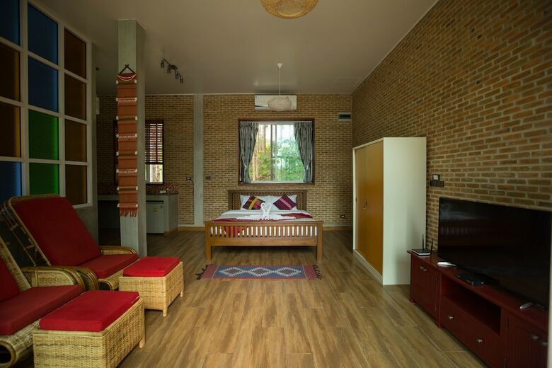 Hotel Nan de Panna Riverside Homestay