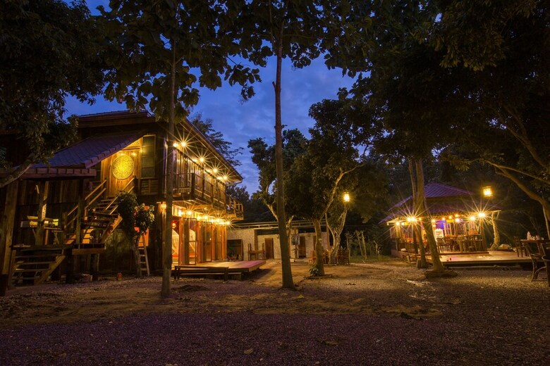 Hotel Nan de Panna Riverside Homestay