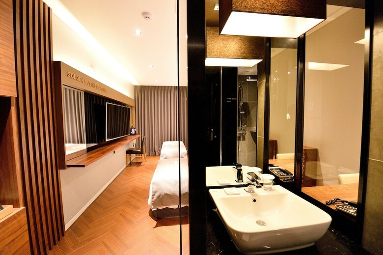 Golden Business Hotel