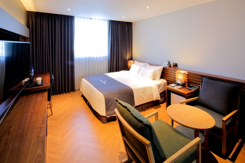 Golden Business Hotel