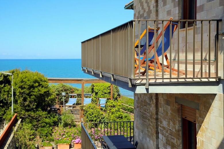 Sea View And Ground Floor Apartments Le Dune
