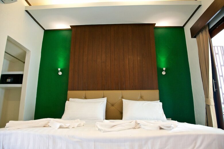 Hotel Poohbar Resort & Lotusdive