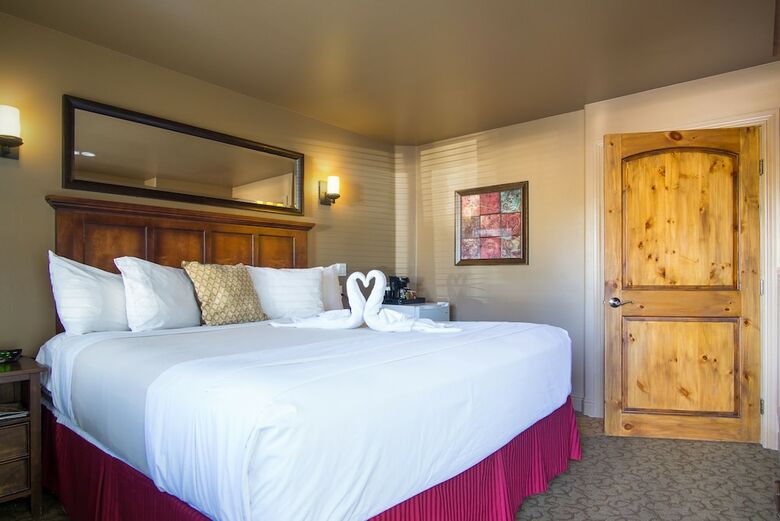 Hotel Secrets Inn Lake Tahoe