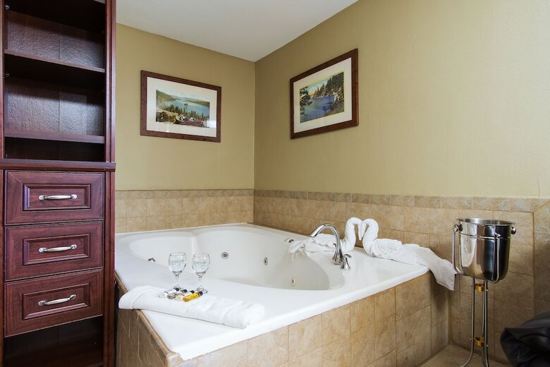 Hotel Secrets Inn Lake Tahoe