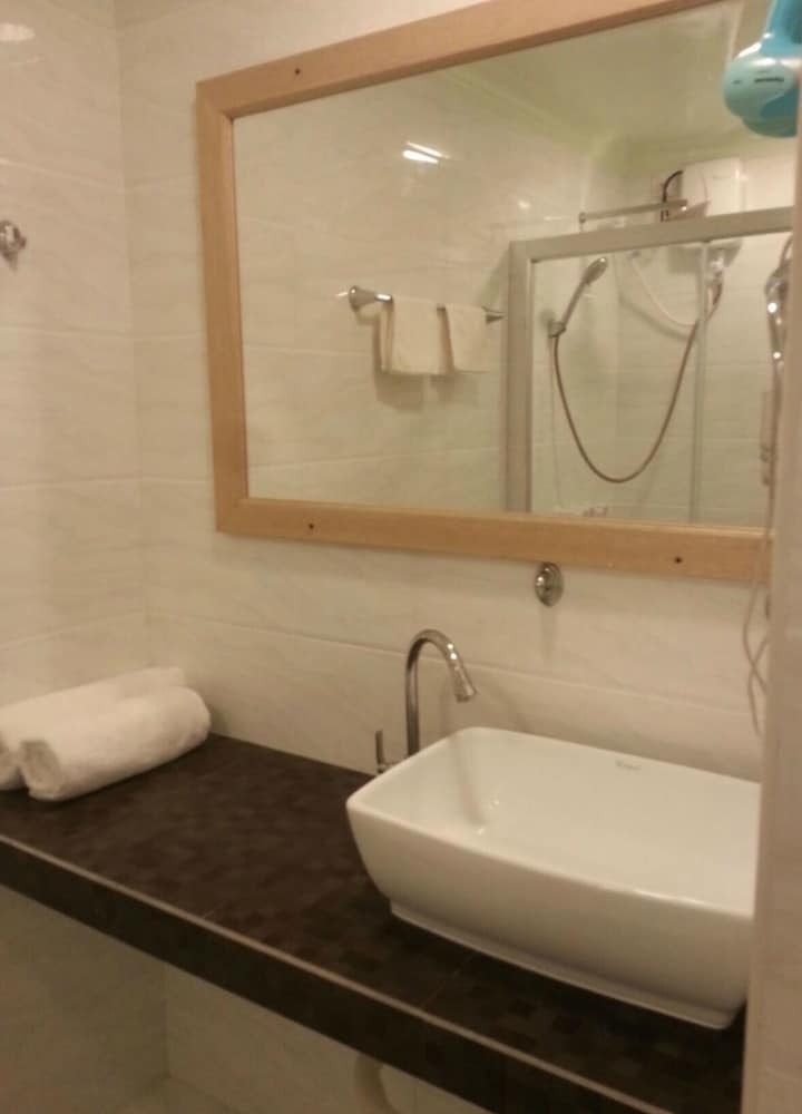 Hotel Reyva Inn
