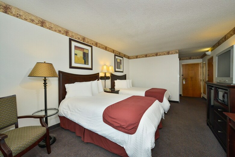 Hotel Lamplighter Inn And Suites