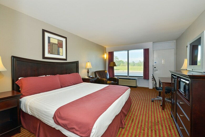 Hotel Lamplighter Inn And Suites