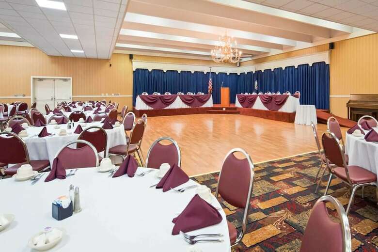 Hotel Clarion Inn & Conference Center