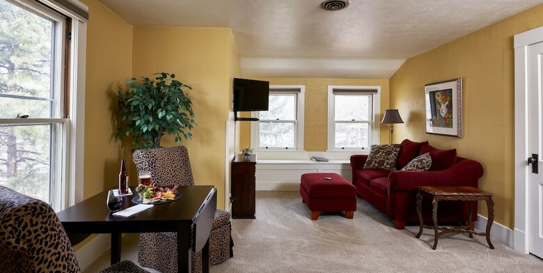 Avenue Hotel Bed & Breakfast