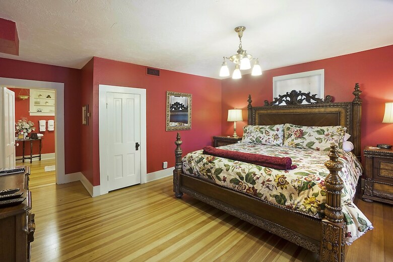 Avenue Hotel Bed & Breakfast