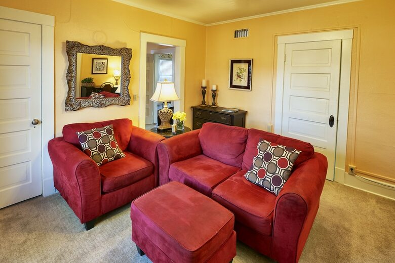 Avenue Hotel Bed & Breakfast