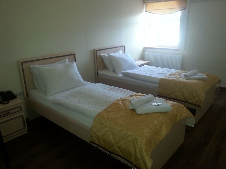 Hotel Golden Night