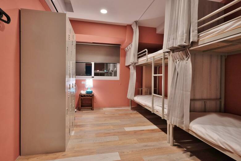 Hostal Happy Inn & Hostel
