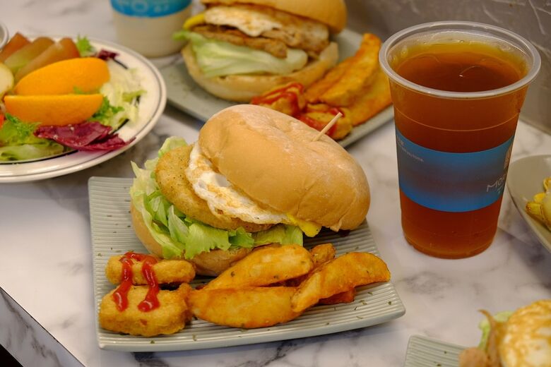 Hostal Happy Inn & Hostel