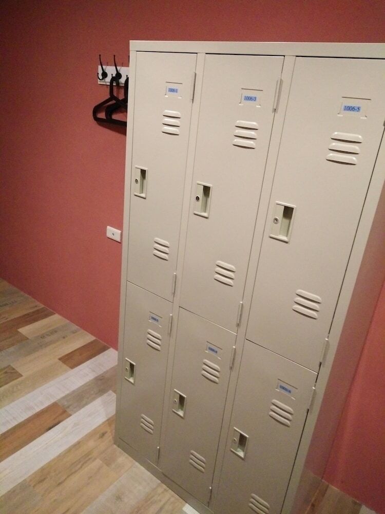 Hostal Happy Inn & Hostel