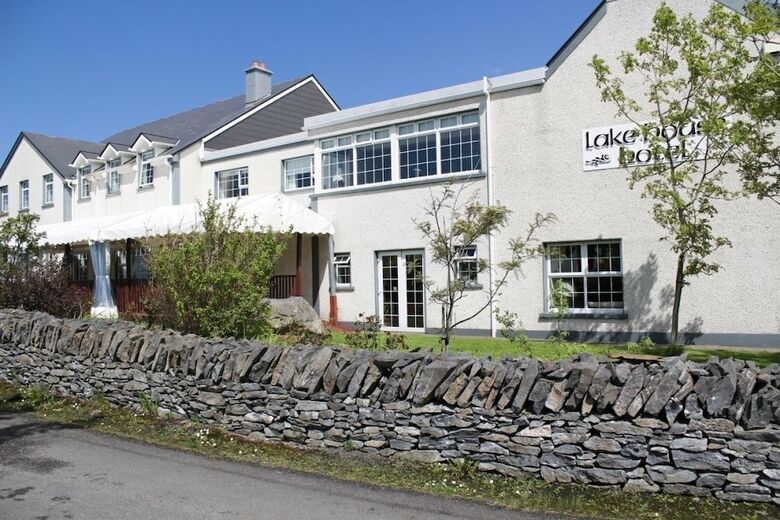 Lake House Hotel