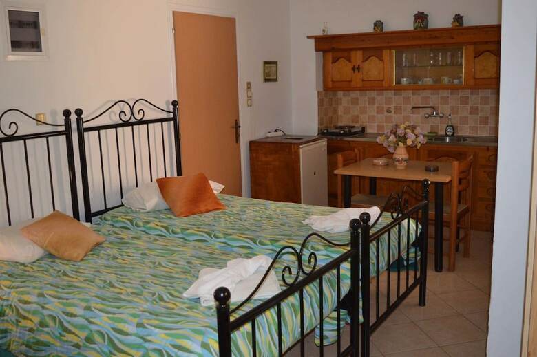 Hotel Hermoupolis Rooms