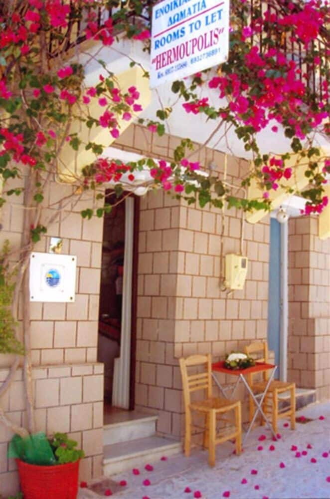 Hotel Hermoupolis Rooms