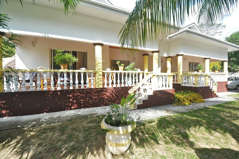 Hotel Acquario Villa