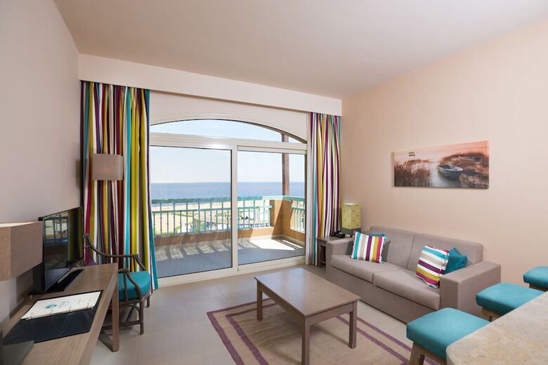 Byoum Lakeside Hotel