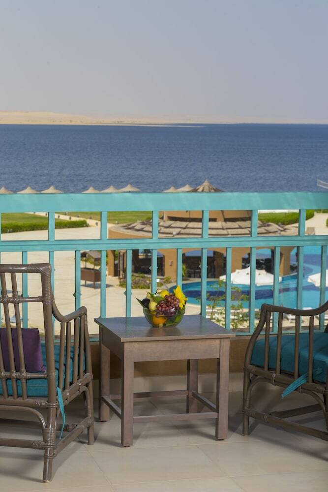 Byoum Lakeside Hotel