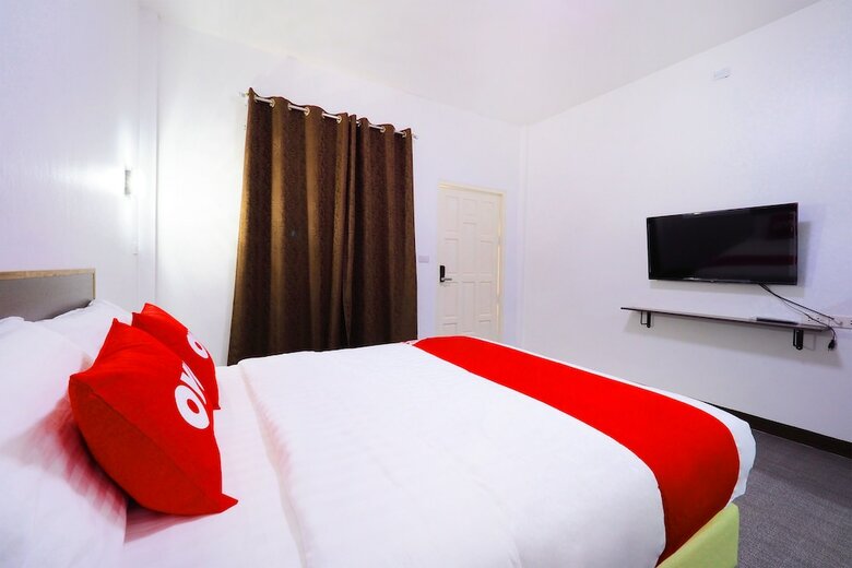 Hotel Oyo 592 Goldenville Villa