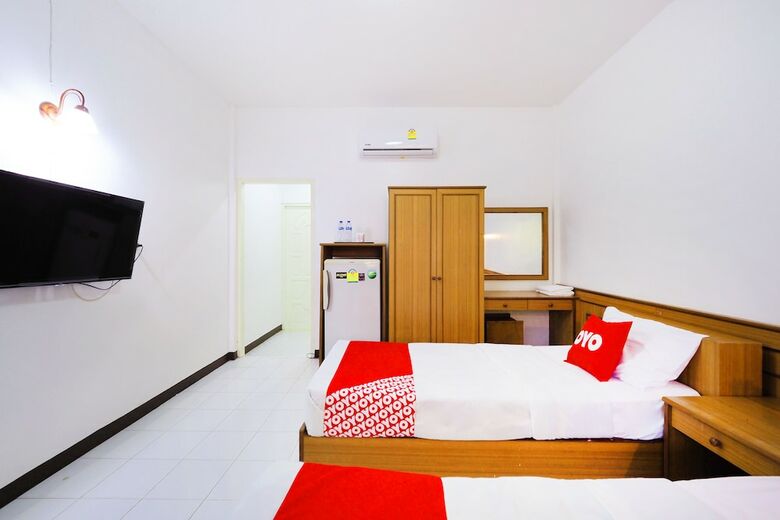 Hotel Oyo 592 Goldenville Villa